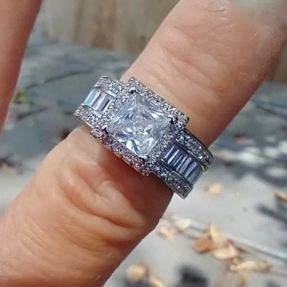 ❤️Ring For A Queen 925 Solitaire Ring Size 6 - Picture 3 of 5